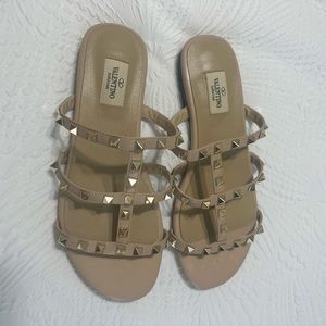 Valentino Garavani ROCKSTUD FLAT SLIDE SANDAL